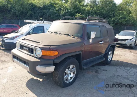 2007 Toyota Fj Cruiser z USA, uszkodzony, nr VIN JTEBU11F270010993